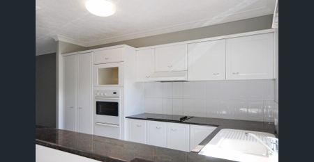 Spacious Two Bedroom Unit - Photo 4