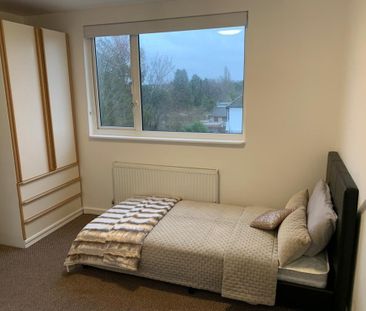 1 Bed Flat, Headstone Lane, HA2 - Photo 3