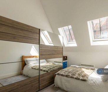 1 bedroom penthouse to rent - Photo 4