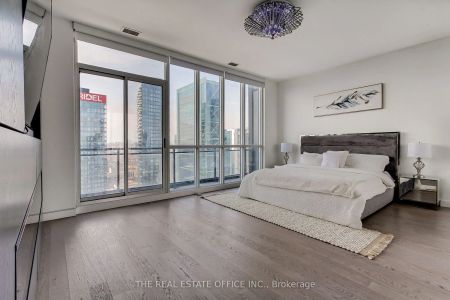 25 Capreol Court #PH02 - Photo 3