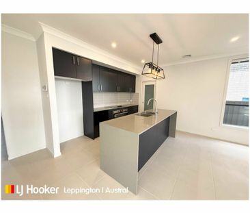 MODERN DOUBLE STOREY LIVING AT ITS FINEST - Photo 2