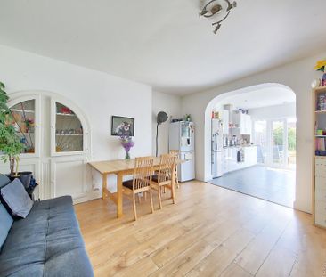 4 bedroom end of terrace house to rent - Photo 2