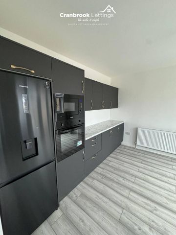 4 bedroom semi-detached house to rent - Photo 4