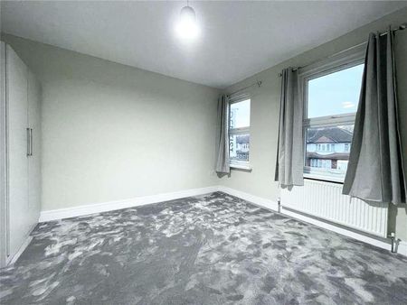 Gunnersbury Lane, Acton, London, W3 - Photo 2