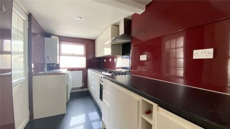 Flat to Rent - Photo 3