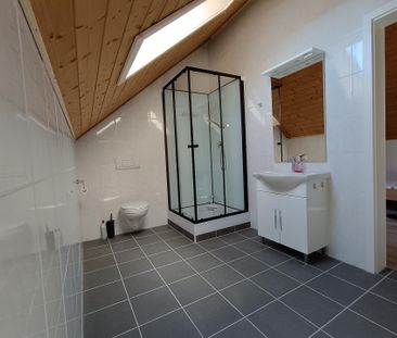 Charmante 2.5-Zimmer-Attikawohnung mit Balkon zu vermieten - Foto 3