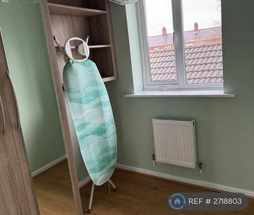 3 bedroom semi-detached house to rent - Photo 3