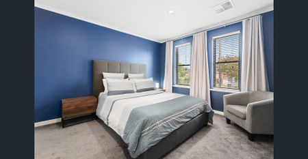 Easy to live in, easy to love - Photo 3