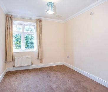 2 bedroom apartment to rent Wray Common Road, Reigate, RH2 - Photo 1
