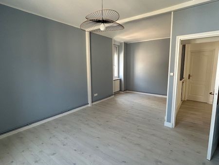 Location Appartement 4 pièces 83m² LE CREUSOT 71200 - Photo 2