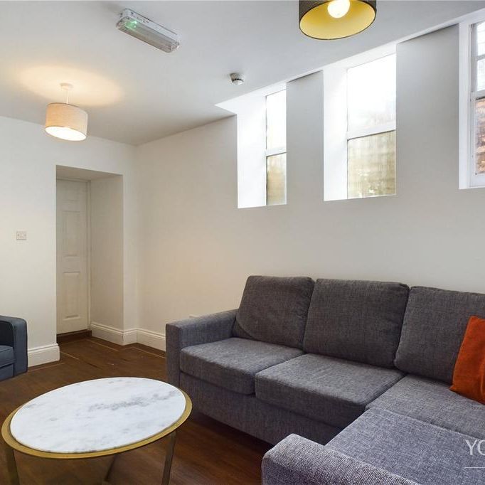 1 bedroom in a house share to rent - Photo 1