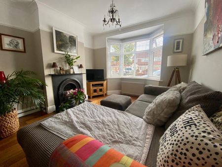 Baddow Hall Crescent, CHELMSFORD - Photo 3