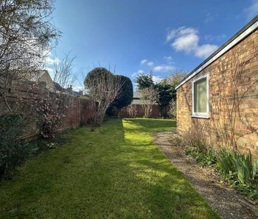 3 bedroom semi-detached house to rent - Photo 1