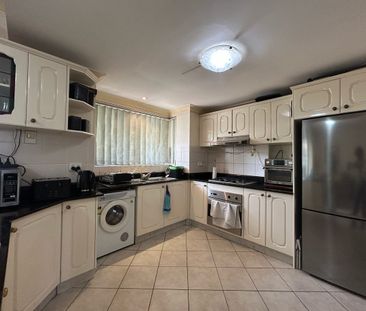 Beautiful Townhouse in a Prime Location - Photo 6