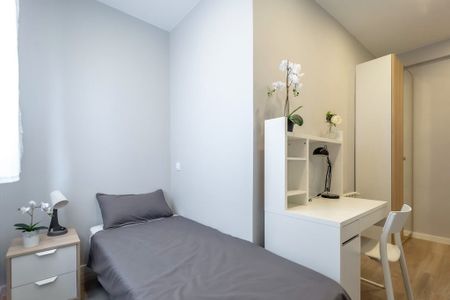 Calle del Puerto de Canfranc, Madrid, Community of Madrid 28038 - Photo 3