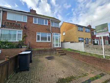 3 bedroom semi-detached house to rent - Photo 3