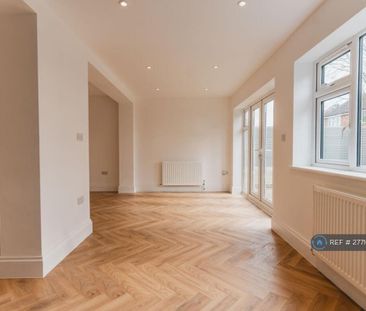 4 bedroom detached house to rent - Photo 2