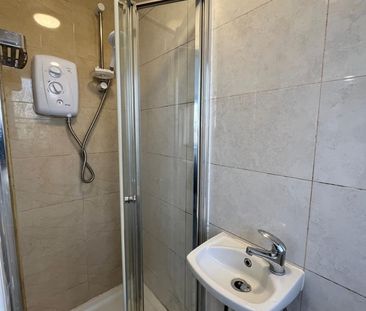 Studio Flat, High Road, IG1 - Photo 6