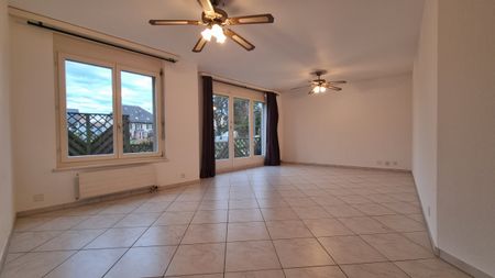 Charmant appartement de 3.5 pièces avec grande terrasse/jardin - Photo 2