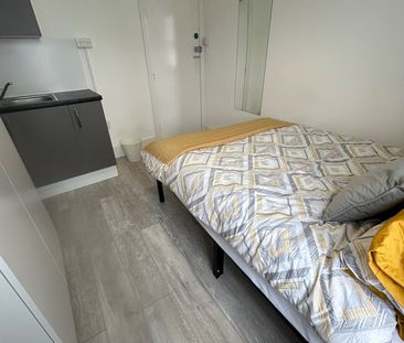 Room in a Shared House, Welldon Crescent, HA1 - Photo 4