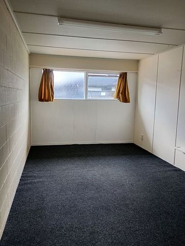 Charming 3BR Unit in Papatoetoe! - Photo 5