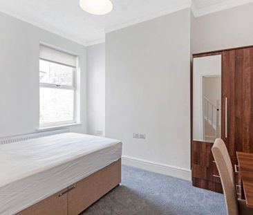 5 bedroom terraced house to rent - Photo 4