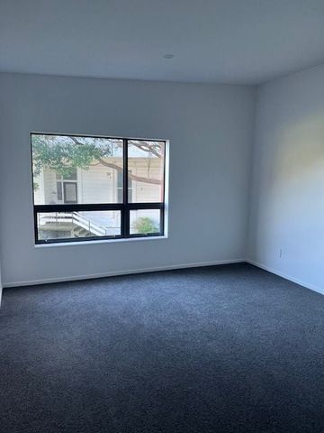 Tidy 3 Bedroom with Sea views - Photo 4