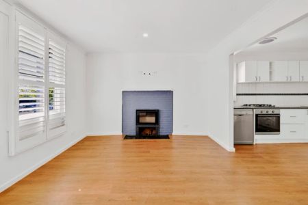 2 Bed, 1 Bath - Photo 3