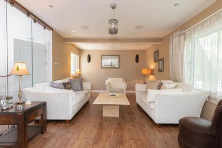 5 bedroom detached house to rent - Photo 4