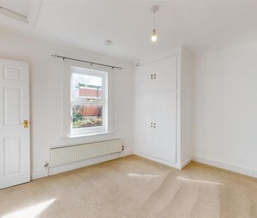 2 bedroom cottage to rent - Photo 2