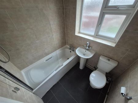 2 bedroom maisonette to rent - Photo 3