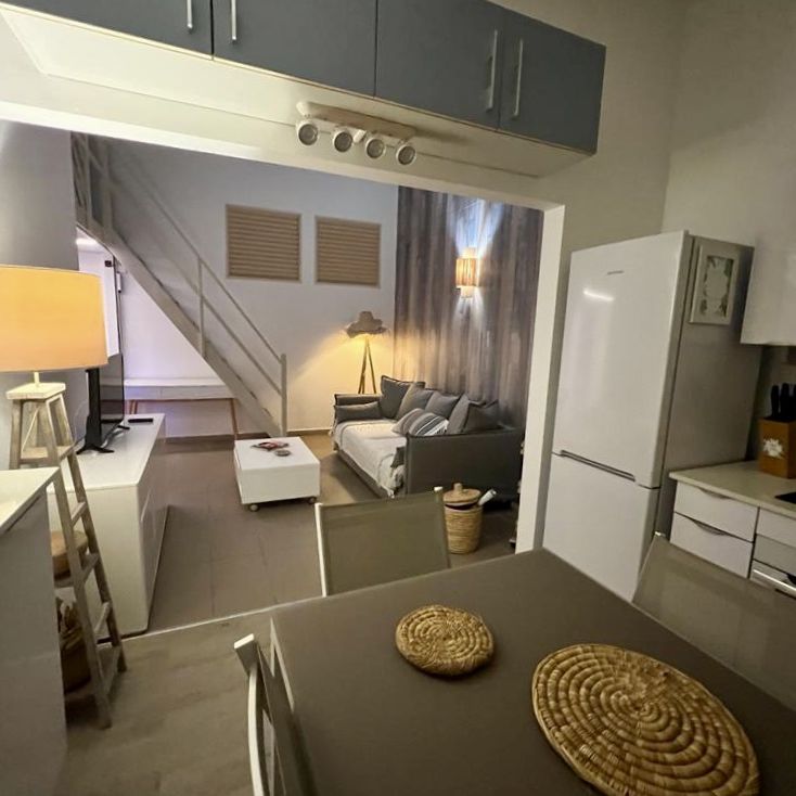 À louer – Superbe T2 meublé avec mezzanine – 54 m² – Saint-François - Photo 1