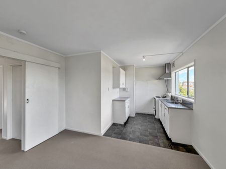 Affordable 2 bedroom unit in Onehunga - Photo 4