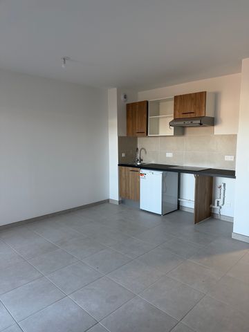 Location Appartement 2 pièces 42m² - Photo 4