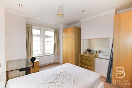 4 bedroom terraced house to rent - Photo 2