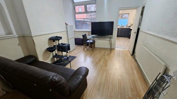 4 bedroom house share to rent - Photo 1