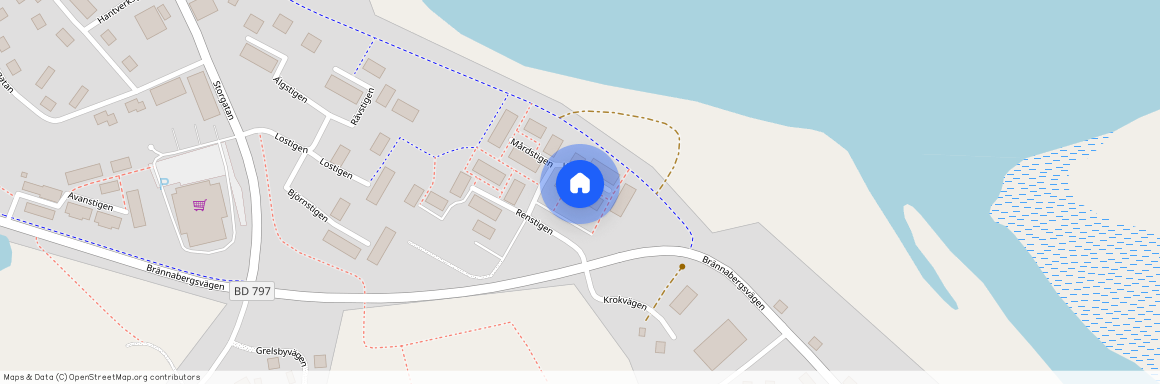 Overkalix, Järvstigen 45, markplan med uteplats in mot gården