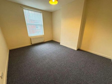 Marley Terrace, Leeds, LS11 - Photo 4