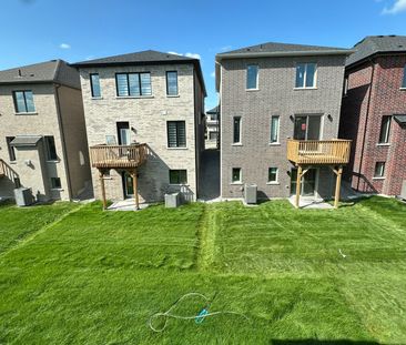 For Lease - 1324 Garthdale Street, Pickering, Ontario - Photo 2