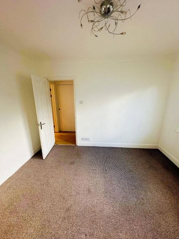 4 bedroom terraced house to rent - Photo 3