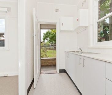 Charming 2-Bedroom Rental House in Concord - Perfect for Cozy Living! - Photo 2