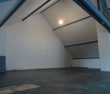 Appartement met twee slaapkamers, ruime zolder en garage. - Photo 6