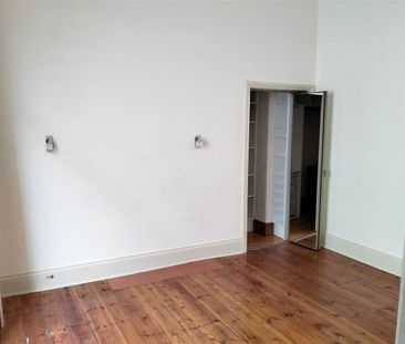 CHARACTER HOME IN PRIME BEACHFRONT LOCATION - Photo 4