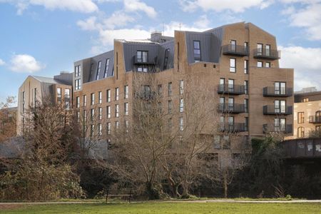 Windsor Bridge - Photo 4