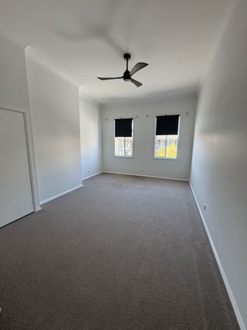 Modern two bedroom located in the heart of town! - Photo 5