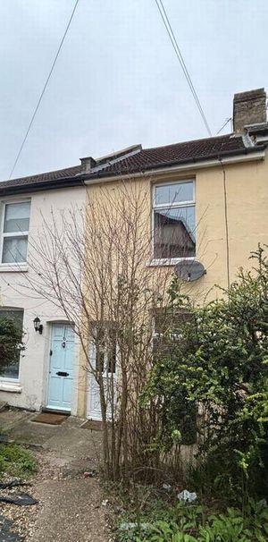 3 bedroom terraced house to rent - Photo 1