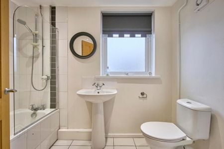 68 Ballynoe Gardens, Bangor, BT19 1SA - Photo 4