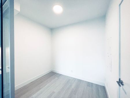 For Lease - 6 Greenbriar Road Unit# 906, Toronto, Ontario - Photo 5