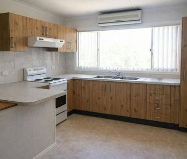 Spacious 2 Bedroom Unit - Photo 3