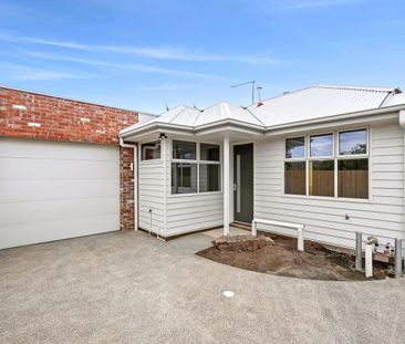 Modern Two-Bedroom Home in a Convenient Location - Photo 6